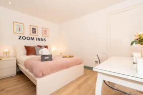 Stylish, modern 3 bedroom townhouse with parking